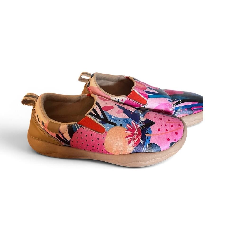 UIN Women's Art Painted Travel Shoes Loafers Lily Blossom Canvas Size 40 US 9